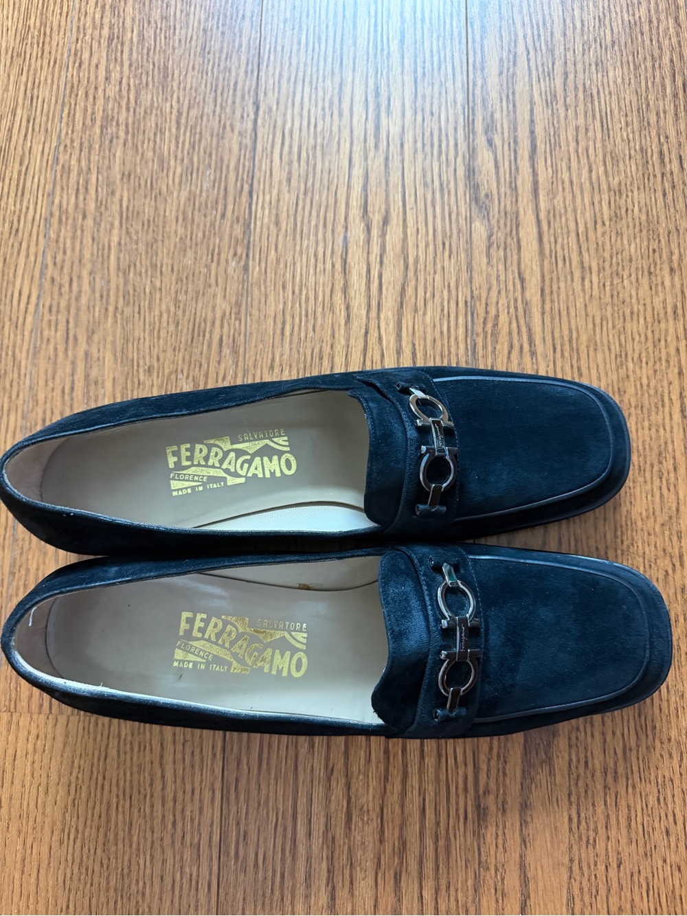 Salvatore Ferragamo Women Black Velvet Horsebit Loafers - Picture 2 of 10